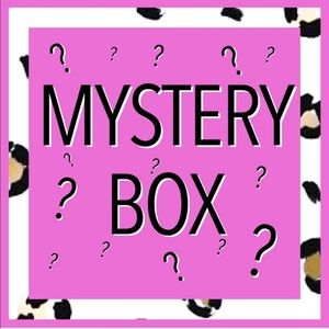 Various items, women’s clothing size Medium